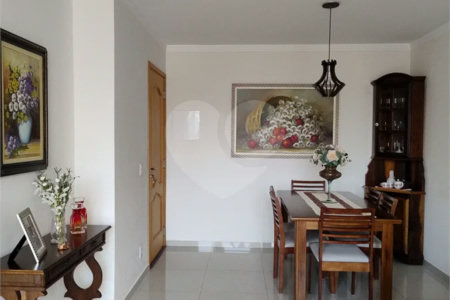 Apartamento em Atibaia com 2 dormitórios (1 suíte), 2 vagas de garagem, elevador, salão de festas, excelente localização