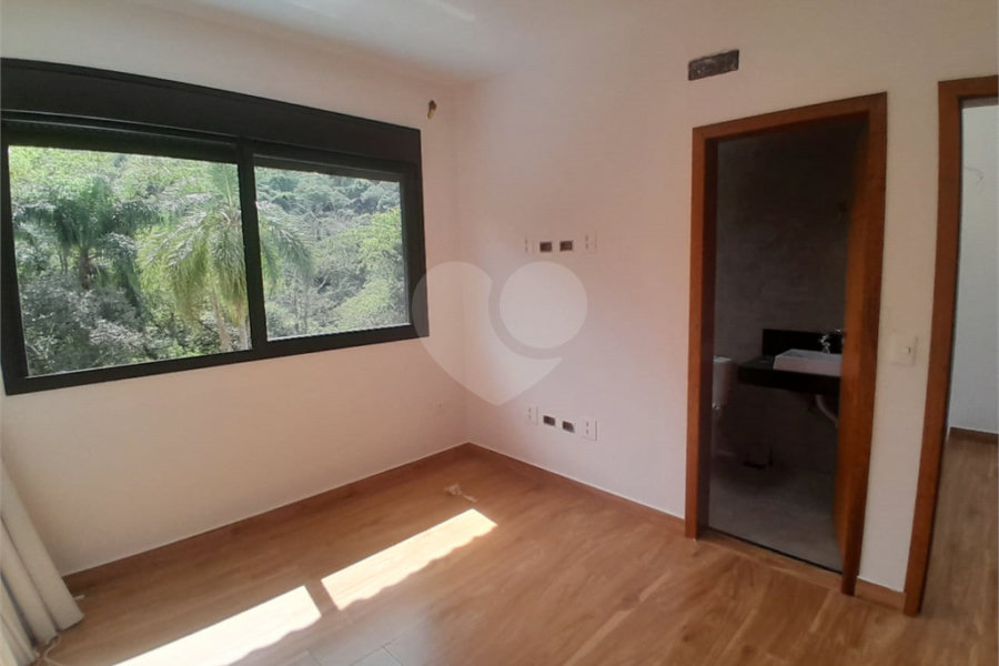 Casa à venda ou para alugar com 3 suítes no condomínio Sausalito, Mairiporã - SP
