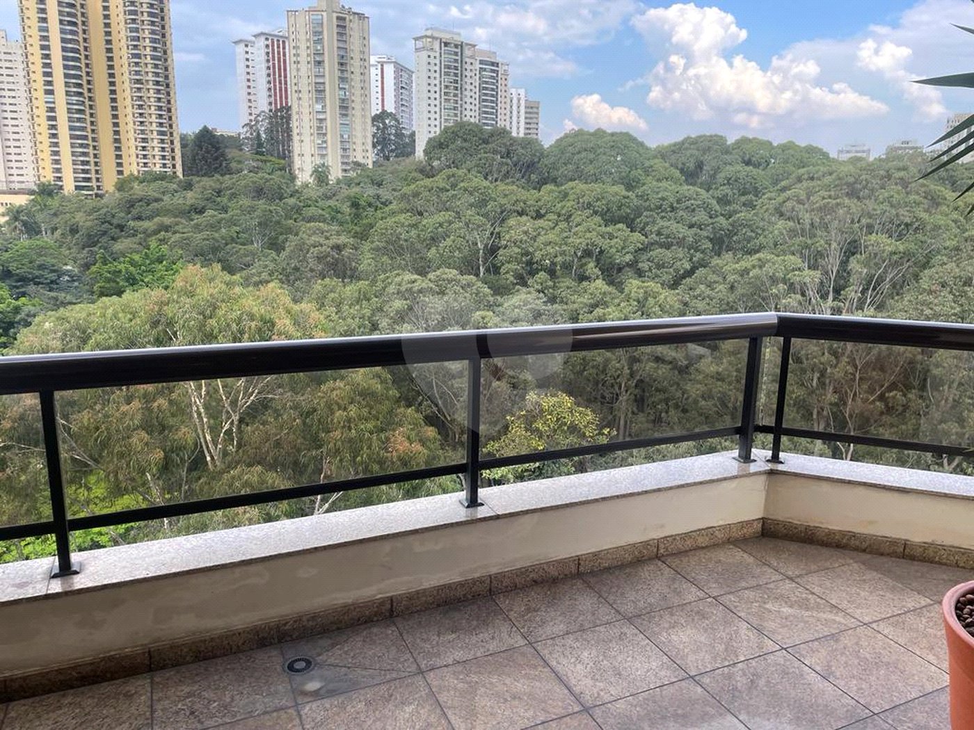 Apartamento à venda com 4 suítes em Vila Suzana, São Paulo, SP