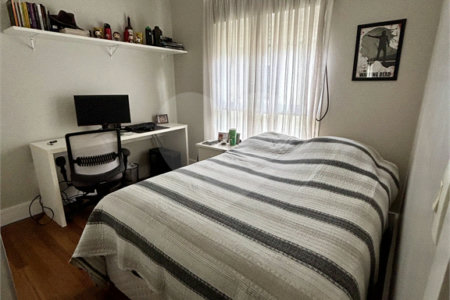 Casa à venda com 4 quartos, sendo 3 suítes, no condomínio Vila Carmel, São Paulo - SP