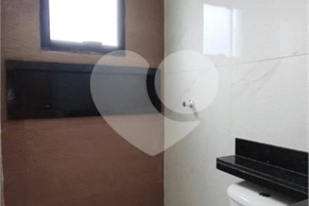 Casa à venda com 2 suítes no condomínio Residencial Paranaguá, São Paulo - SP