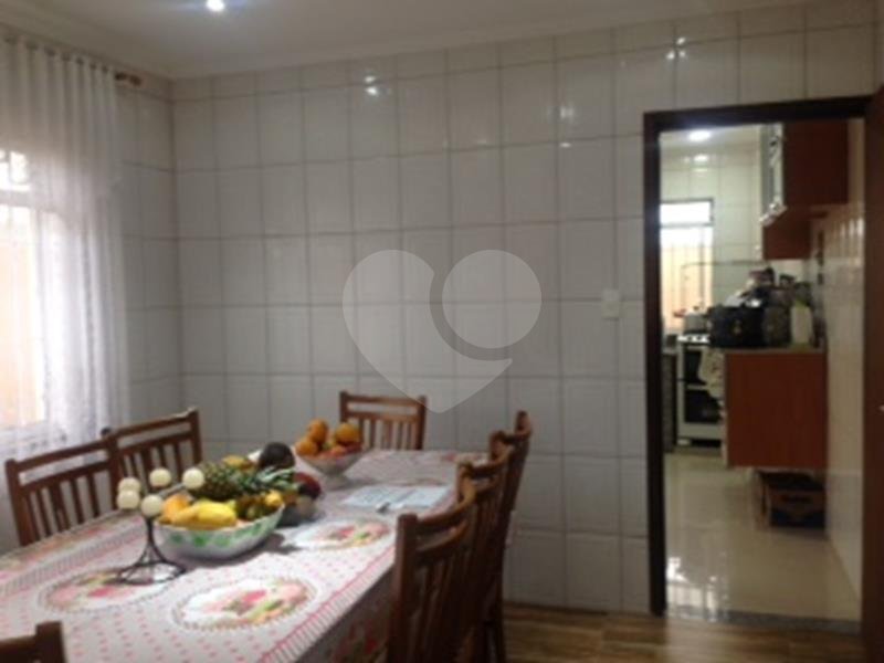 Sobrado à venda com 3 quartos, sendo 1 suíte, em Jardim Monte Kemel, São Paulo, SP