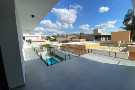 Casa à Venda no Condomínio Damha II