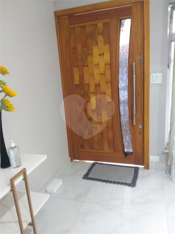 Sobrado à venda com 3 quartos, sendo 1 suíte, em Vila Galvão, Guarulhos, SP