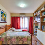 Casa à venda com 4 quartos, sendo 2 suítes, em Jardim Cordeiro, São Paulo, SP