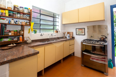 Casa à venda com 3 quartos, sendo 1 suíte, em Alto da Boa Vista, São Paulo, SP