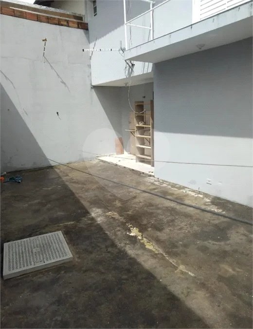 Sobrado à venda com 3 quartos em Jardim Estela Mari, Cotia, SP