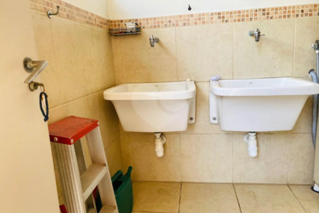 Sobrado à venda com 5 quartos, sendo 1 suíte, em Interlagos, São Paulo, SP