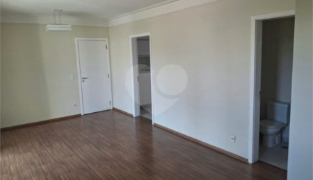 Apartamento à venda com 3 quartos, sendo 1 suíte,  em Água Branca, São Paulo, SP