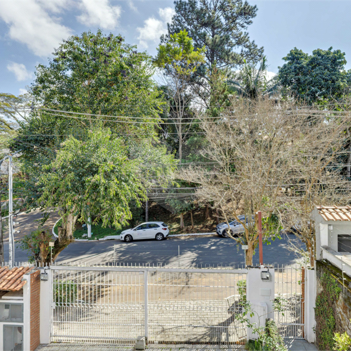 Casa à venda com 3 quartos, sendo 1 suíte, em Alto da Boa Vista, São Paulo, SP