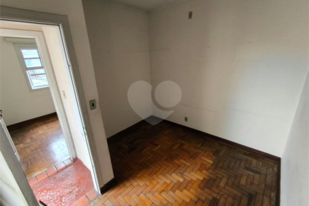 Sobrado à venda com 5 quartos, sendo 1 suíte, em Jardim Trussardi, São Paulo, SP