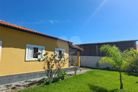 Casa à venda com 3 quartos, sendo 1 suíte,  em Tatetú, Alambari, SP