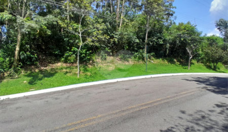 Terreno à venda no condomínio Suíça da Cantareira, Mairiporã - SP