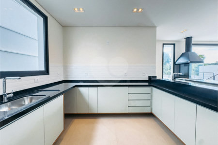 Casa à venda com 4 suítes no condomínio Villa dos Pinheiros, Indaiatuba - SP