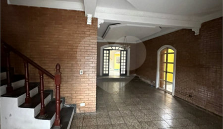 Sobrado à venda com 3 quartos, sendo 1 suíte, em Jardim Altos de Santana, São José dos Campos, SP