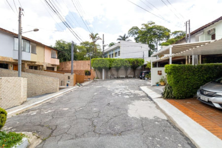 Casa à venda com 2 quartos, sendo 1 suíte,  no condomínio Colina de Goiás, São Paulo - SP