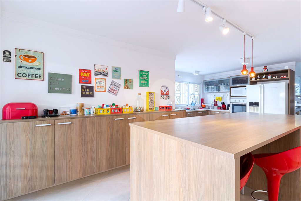 Casa à venda com 3 quartos, sendo 1 suíte, em Alto da Boa Vista, São Paulo, SP