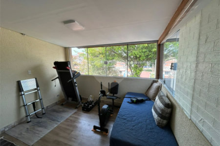 Sobrado à venda com 6 quartos, sendo 1 suíte,  em Vila do Encontro, São Paulo, SP