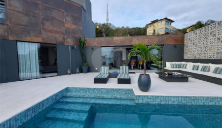 Casa à venda com 4 quartos, sendo 3 suítes,  em Albatroz, Armação dos Búzios, RJ