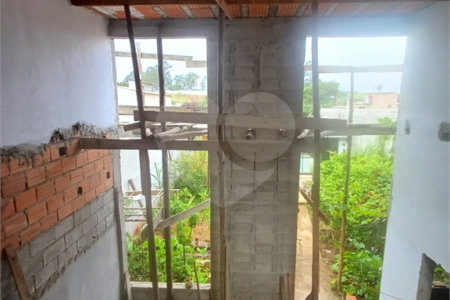 Casa à venda com 2 suítes no condomínio Ricieri, Mogi das Cruzes - SP