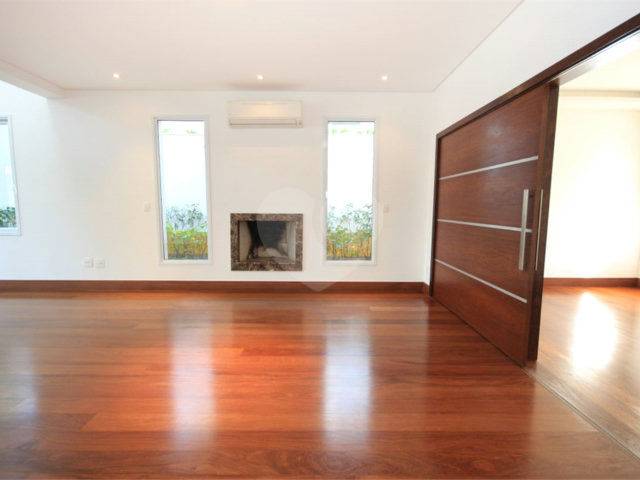 Casa à venda com 4 suítes no condomínio Vila Alba, São Paulo - SP
