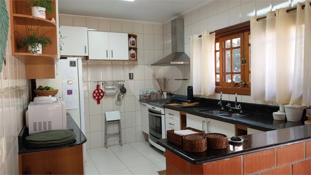 Casa Térrea à venda com 4 quartos, sendo 1 suíte,  em Parque dos Lagos, Mogi das Cruzes, SP