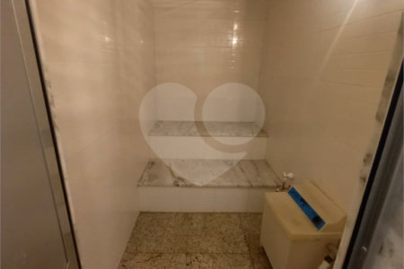 Casa à venda com 5 quartos, sendo 2 suítes, no condomínio Estância Marambaia, Vinhedo - SP