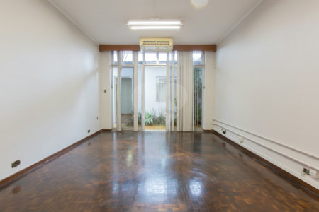 Casa à venda ou para alugar com 3 quartos, sendo 1 suíte,  em Mirandópolis, São Paulo, SP