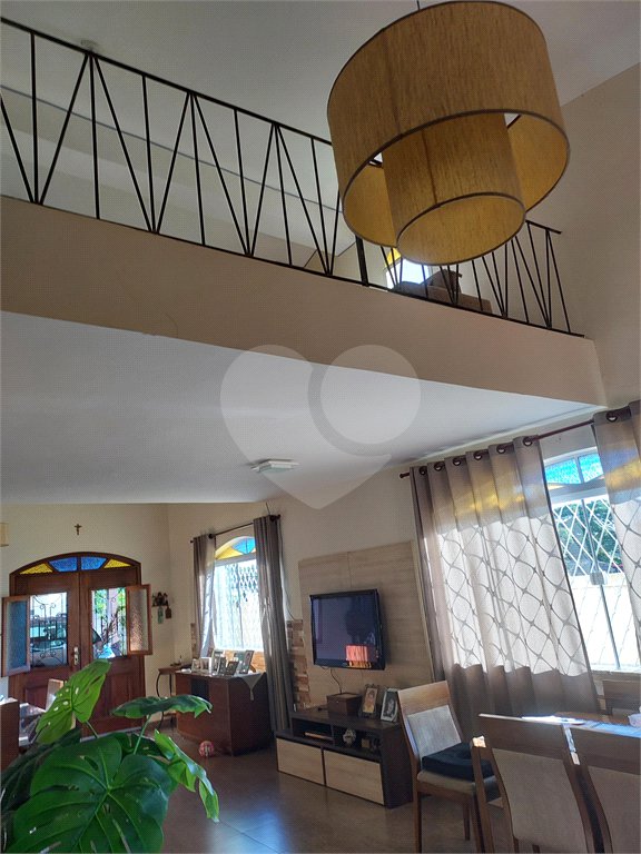 Casa Térrea à venda com 4 quartos, sendo 2 suítes,  em Vila Esperia ou Giglio, Atibaia, SP