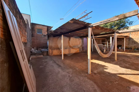 Casa à venda com 5 quartos, sendo 1 suíte, em Jardim Tamoio, Araraquara, SP