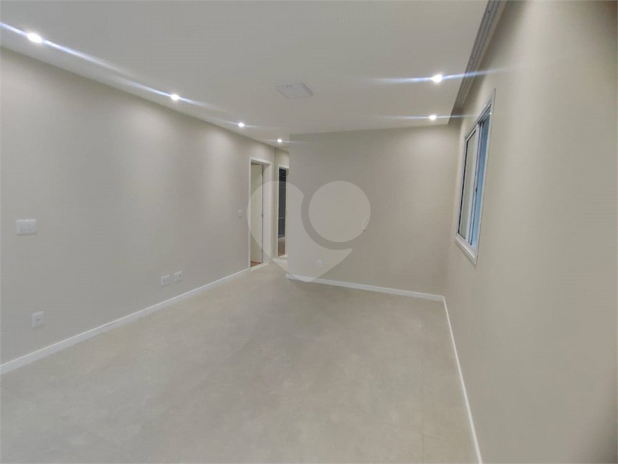 Apartamento à venda com 3 quartos, sendo 2 suítes,  em Jardim Arpoador, São Paulo, SP