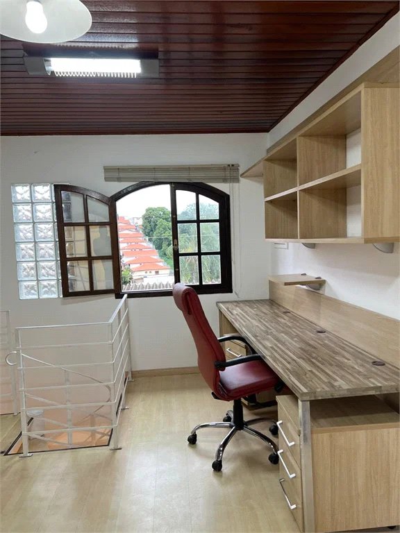 Sobrado à venda com 5 quartos, sendo 2 suítes, em Vila Universitária, São Paulo, SP