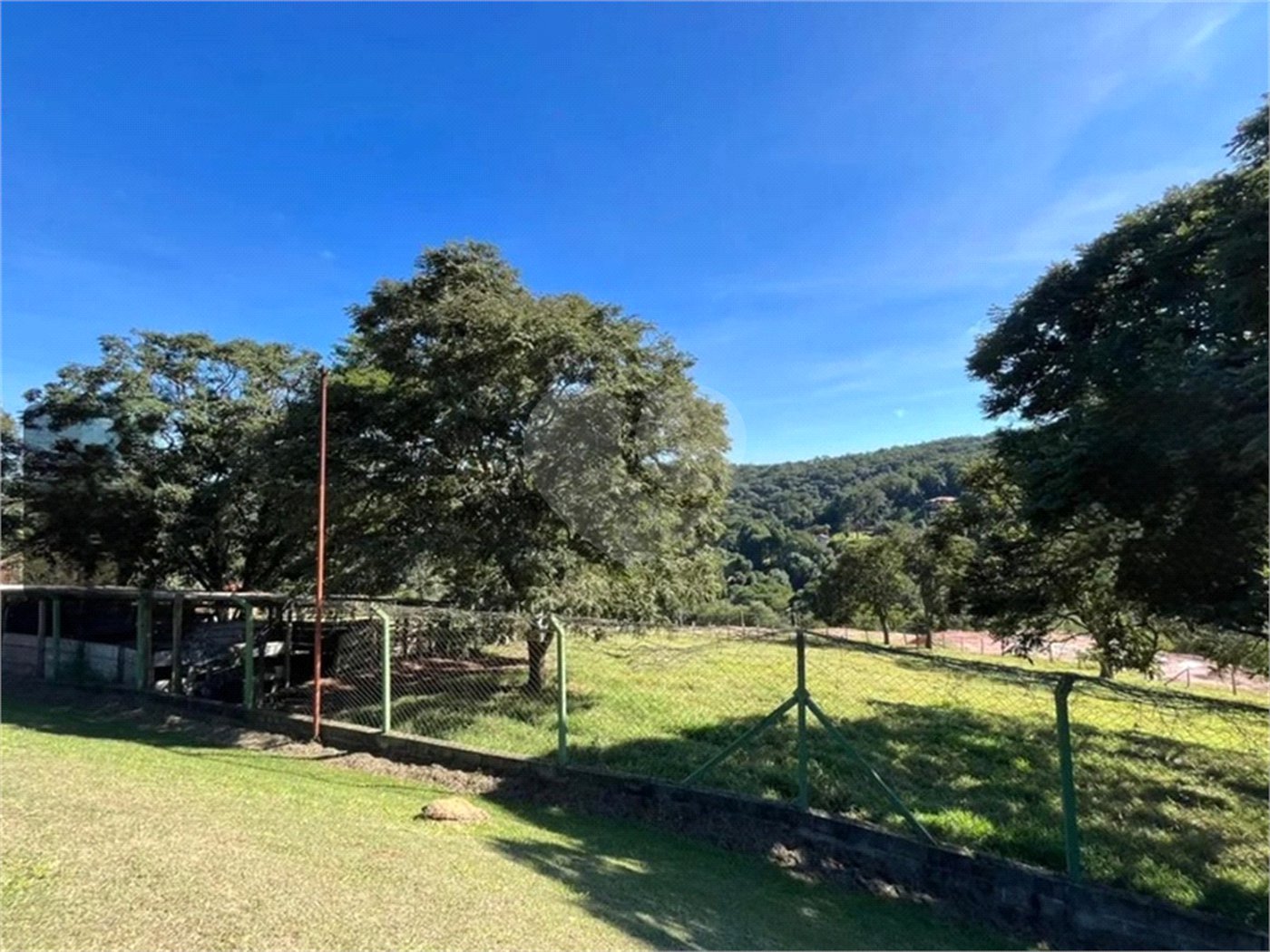 Sítio à venda com 4 quartos, sendo 2 suítes,  em Sorocamirim (canguera), São Roque, SP