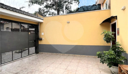 Sobrado à venda com 3 quartos, sendo 1 suíte,  em Campo Grande, São Paulo, SP