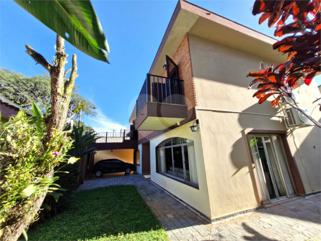 Casa à venda com 4 quartos, sendo 1 suíte,  em Alto da Boa Vista, São Paulo, SP