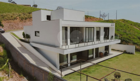 Casa à venda com 3 quartos, sendo 2 suítes,  no condomínio Morada do Sol, Mairiporã - SP