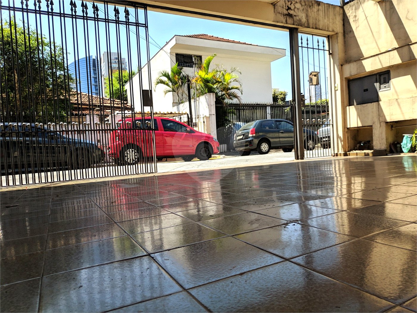 Sobrado à venda com 5 quartos, sendo 1 suíte,  em Vila Nova Conceição, São Paulo, SP