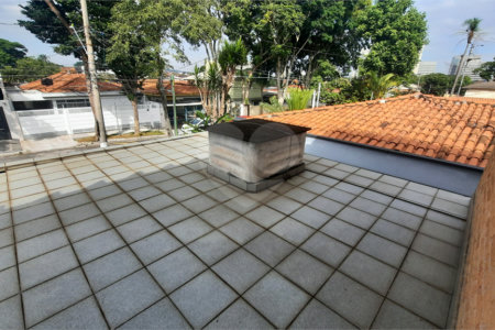 Sobrado à venda com 4 quartos, sendo 1 suíte,  em City Campo Grande, São Paulo, SP