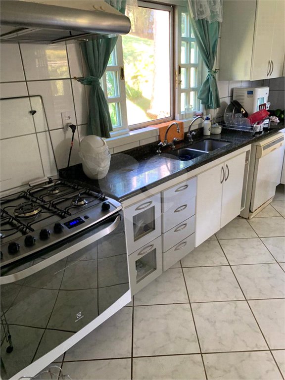 Casa à venda com 5 quartos, sendo 2 suítes, no condomínio Capela do Barreiro, Itatiba - SP