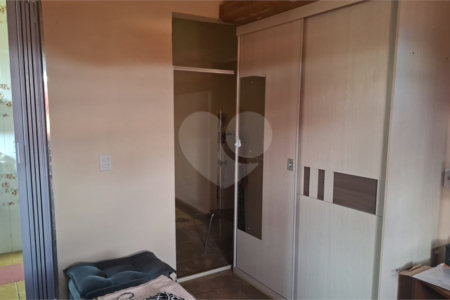 Casa à venda com 2 suítes no condomínio Portal dos Pássaros, Alambari - SP