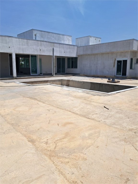 Casa à venda com 3 suítes no condomínio Terras de Mont Serrat, Salto - SP
