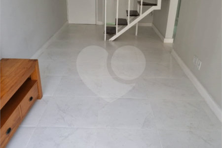 Cobertura à venda com 3 quartos, sendo 2 suítes, em Cachamorra, Rio de Janeiro, RJ