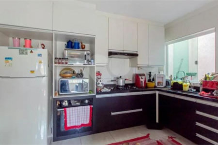 Casa à venda com 2 suítes no condomínio Residencial Flor de Lis, São Paulo - SP