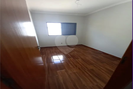 Casa à venda com 3 quartos, sendo 1 suíte, no condomínio Horto Florestal Iii, Sorocaba - SP