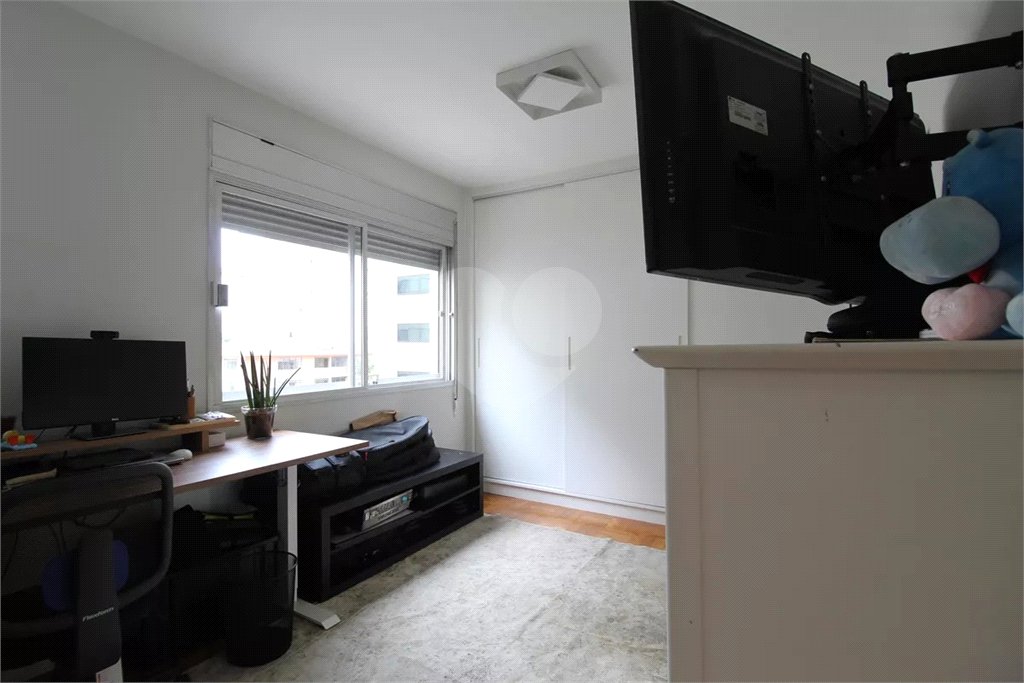 Apartamento à venda com 4 quartos, sendo 3 suítes,  em Campo Belo, São Paulo, SP