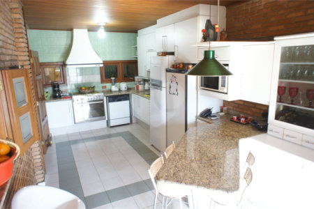 Casa à venda com 4 quartos, sendo 1 suíte,  em Vila Suissa, Mogi das Cruzes, SP
