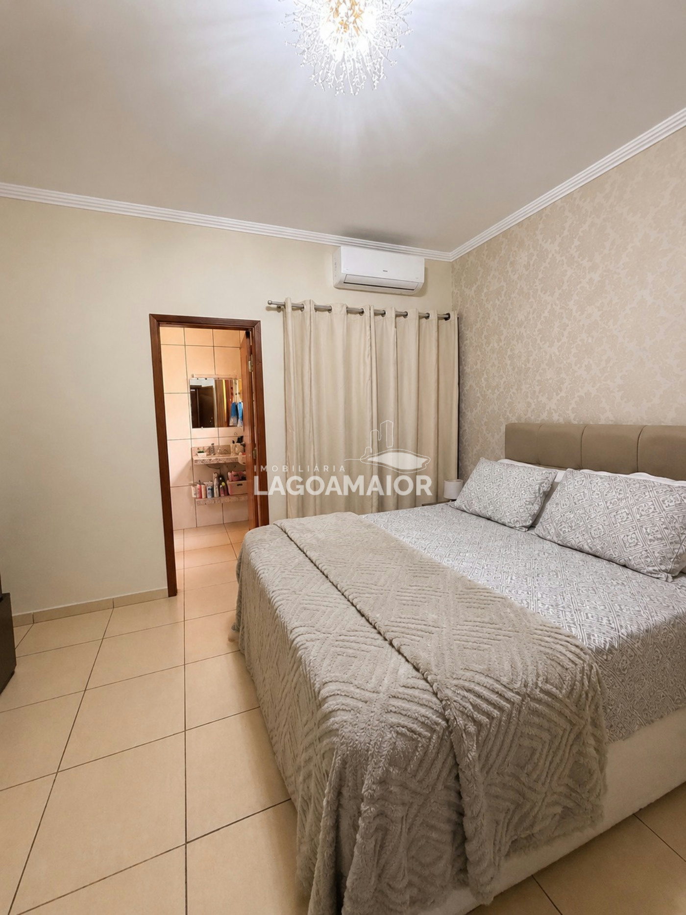 Casa à venda com 3 quartos, sendo 1 suíte, em Jardim dos Ipes, Três Lagoas, MS