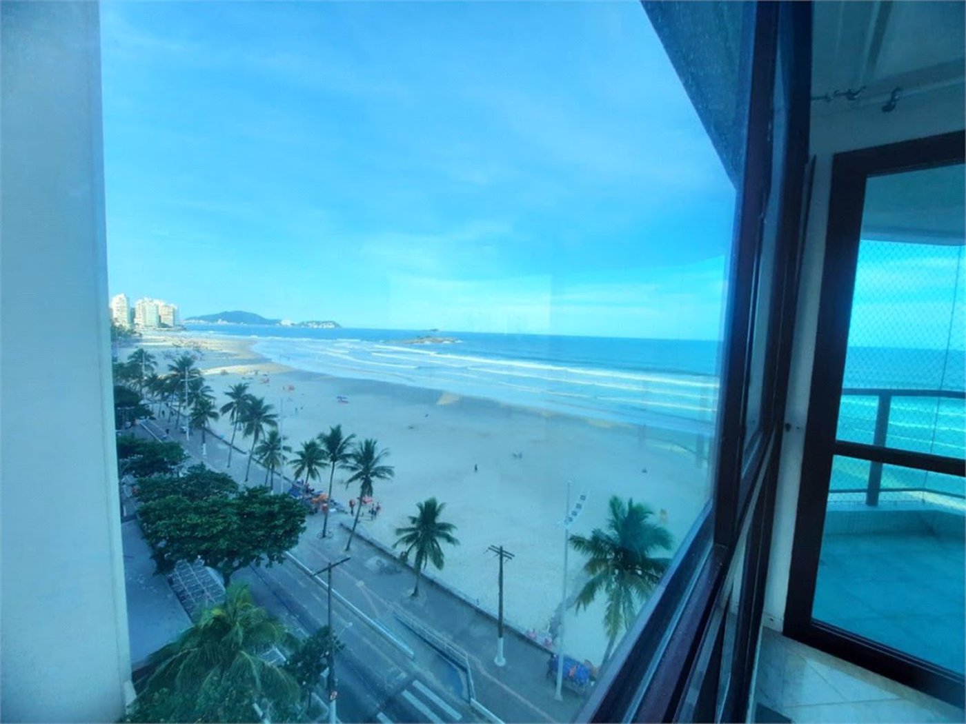 Apartamento Residencial à venda, Pitangueiras, Guarujá - AP0136.