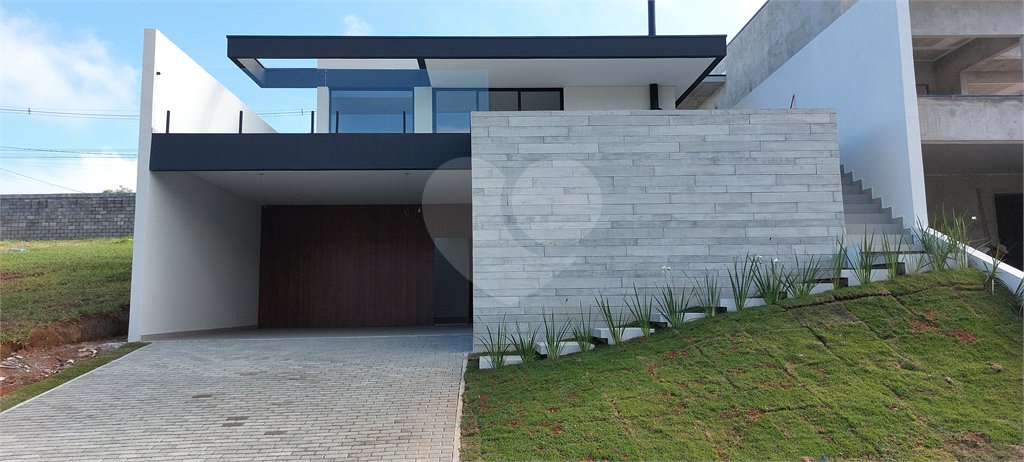 Casa à venda com 3 suítes no condomínio Greenfield, Atibaia - SP