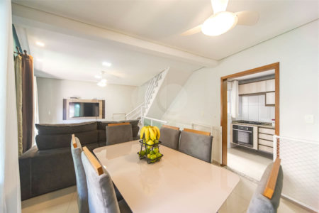 Sobrado à venda ou para alugar com 3 quartos, sendo 2 suítes, em Vila Linda, Santo André, SP